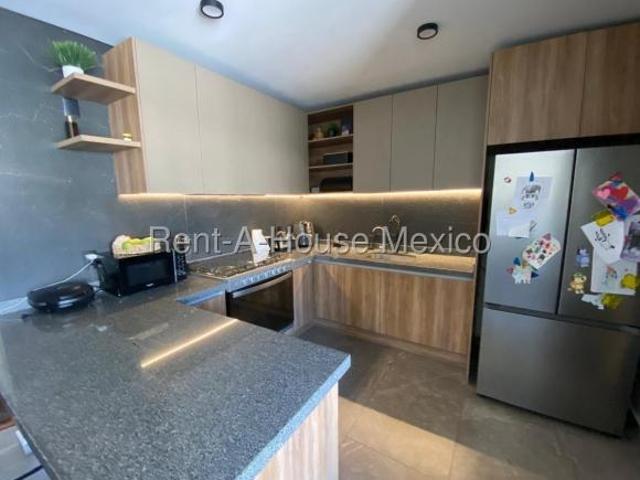 Zákia, deepartamento de dos pisos para la venta. FVR