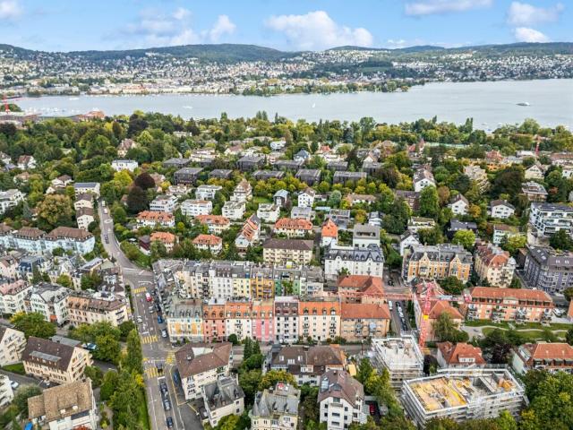Wohnung kaufen in Einigen, Zürich