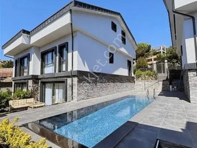 Zekeriyaköy Mahallesi, Sarıyer içerisinde satılık Villa