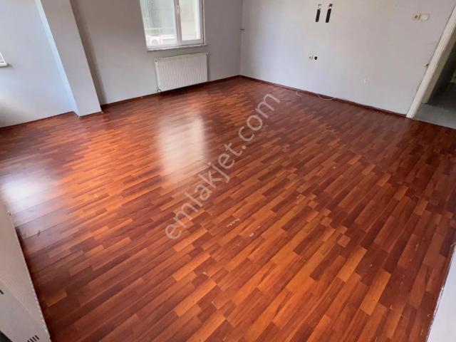 Cumhuriyet Mahallesi, Küçükçekmece içerisinde kiralık mülk