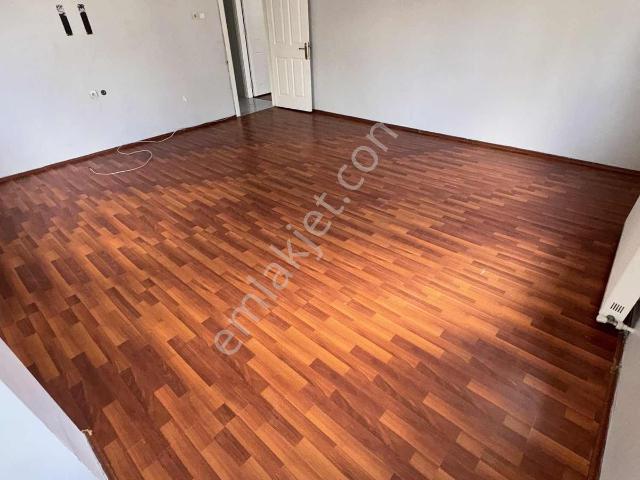 Cumhuriyet Mahallesi, Küçükçekmece içerisinde kiralık mülk