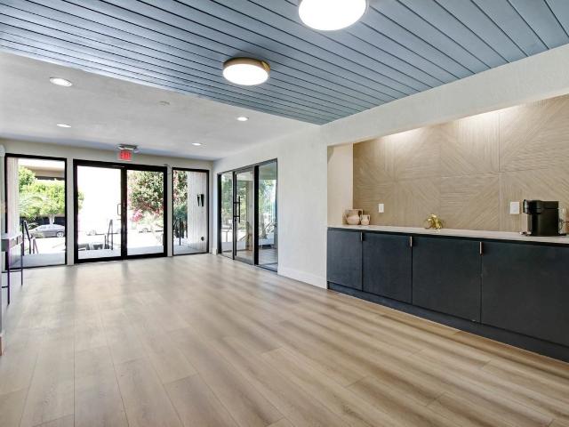 Apartment for rent in Canoga Park, California