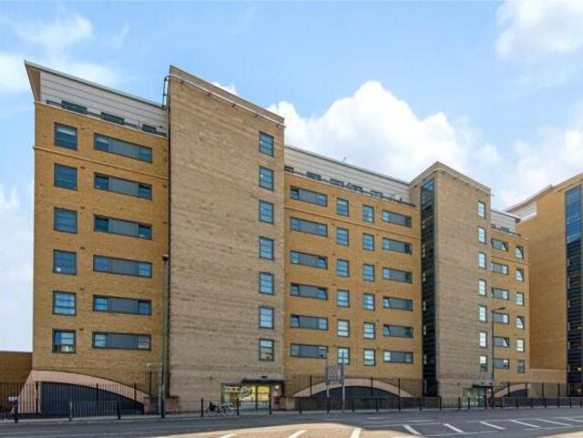 Apartment for rent in Ratcliffe, Greater London