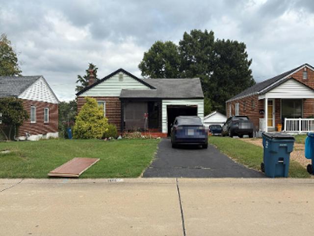 House for sale in St. George, Saint Louis County