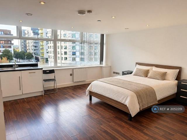 Apartment for rent in Coley, Reading