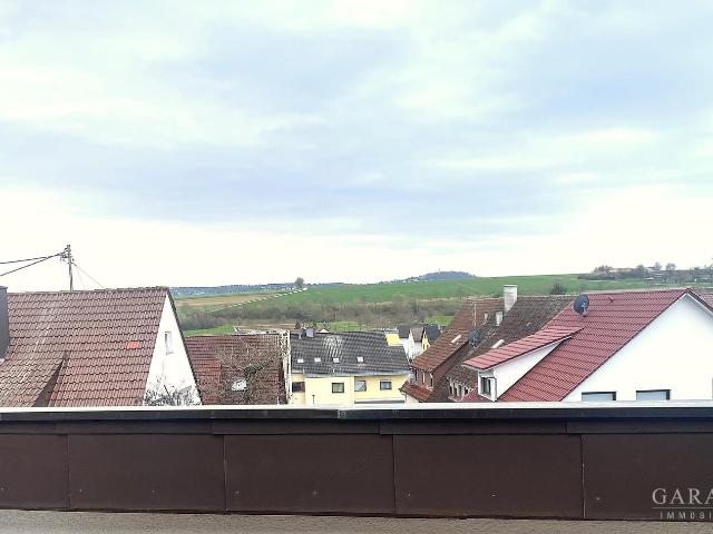 Dachgeschosswohnung kaufen in Hirschlanden, Ditzingen