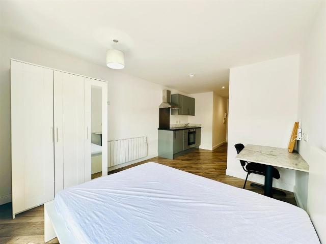 Studio for rent in St Ann's, Haddon