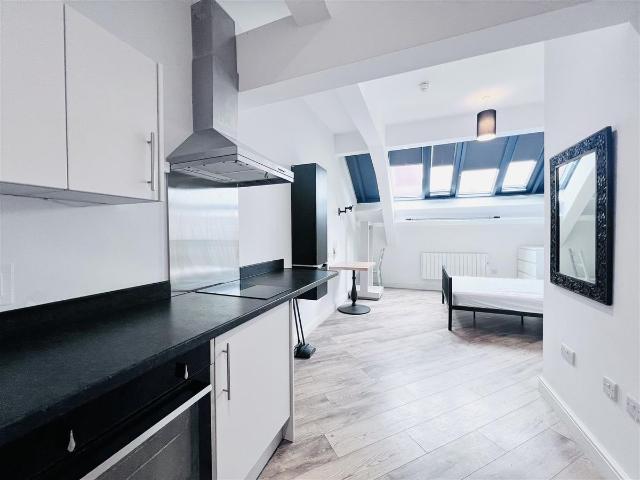 Studio for rent in St Ann's, Haddon
