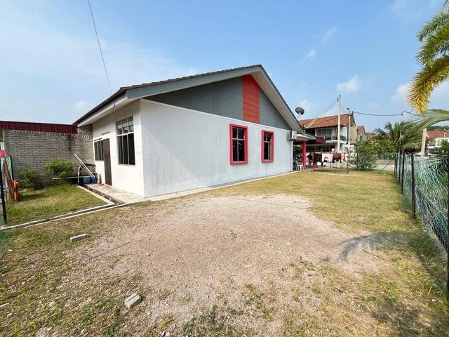 Terraced House for sale in Malaka