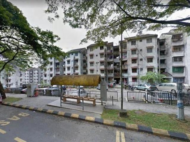 Flat for sale in Pantai Flat for sale in Pantai