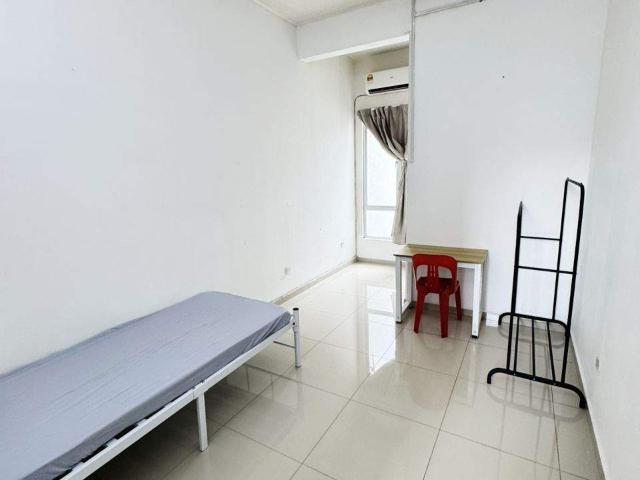 Room for rent in Petaling, Alam Impian