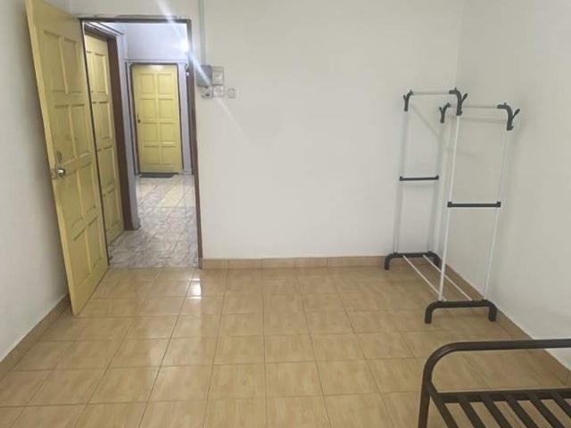 Room for rent in USJ 10 Taipan Triangle, Majlis Bandaraya Subang Jaya