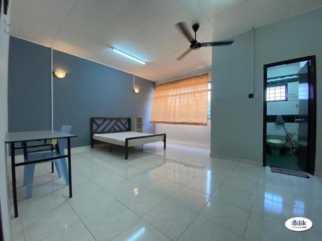 Room for rent in Petaling, Damansara Damai