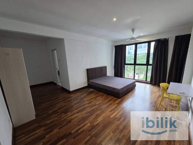 Room for rent in Petaling, Alam Impian