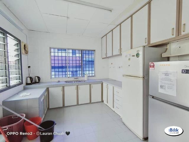 Room for rent in Petaling, Damansara Damai