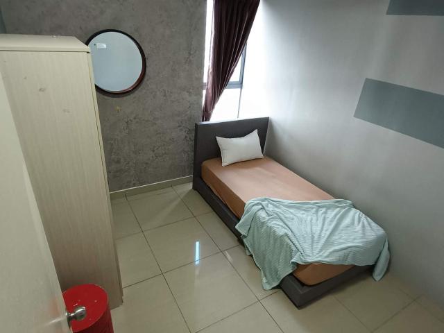 Room for rent in Kuala Lumpur, Country Heights Damansara