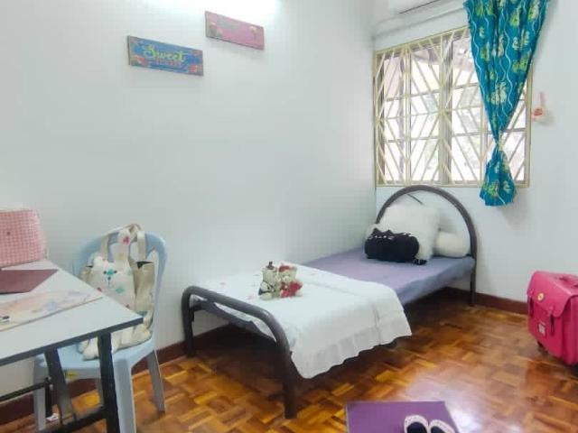 Room for rent in Petaling, Damansara Damai