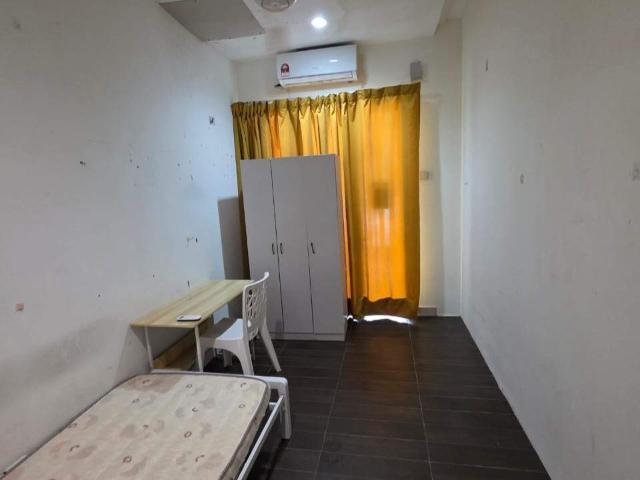 Room for rent in Petaling, Alam Impian