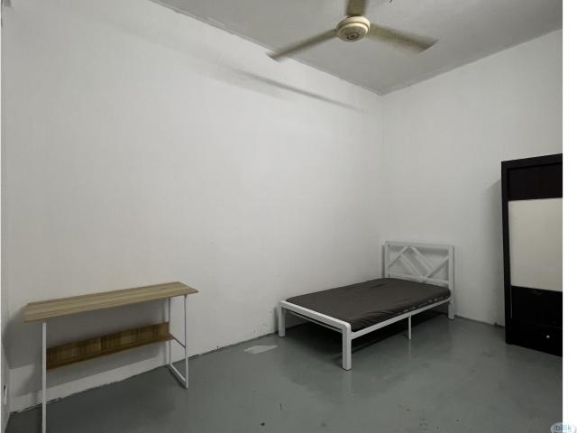 Room for rent in Petaling, Alam Impian