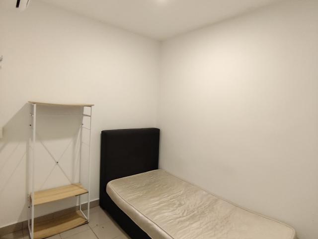 Room for rent in Petaling, Alam Impian