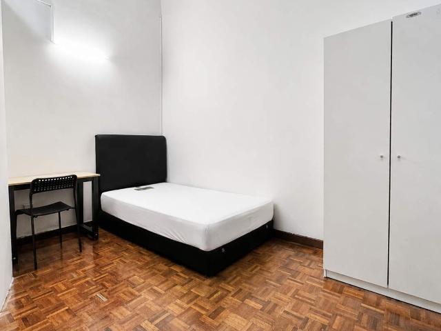 Room for rent in PJU 6, Petaling Jaya