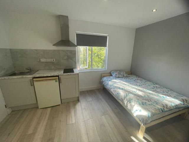 Studio for rent in St Ann's, Haddon