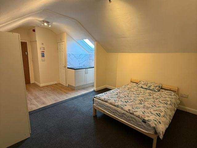 Studio for rent in St Ann's, Haddon