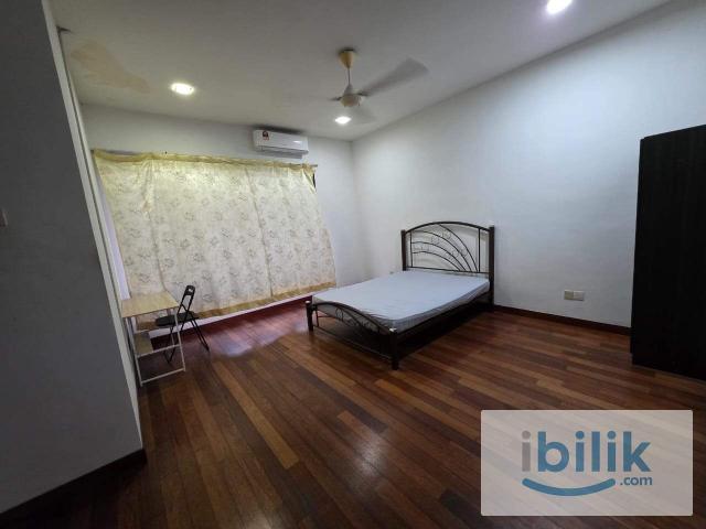 Room for rent in Seksyen 35, Shah Alam