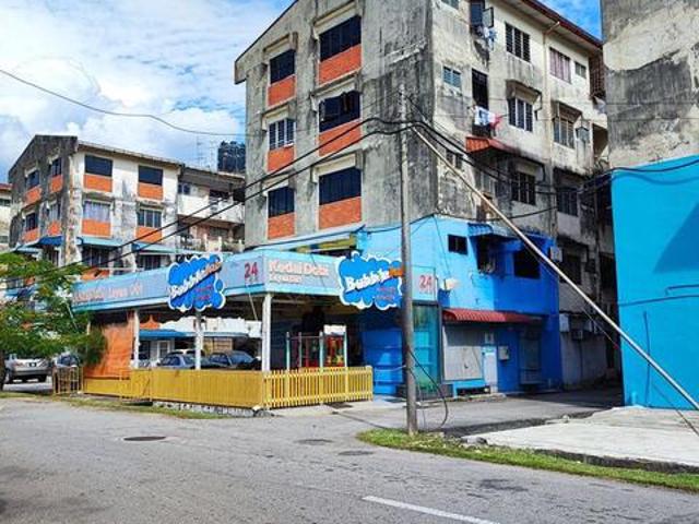 Flat for sale in Malaka