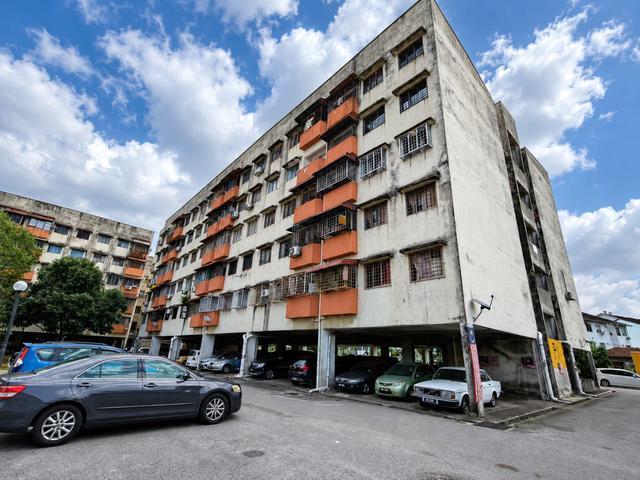 Flat for sale in Kajang, Langat