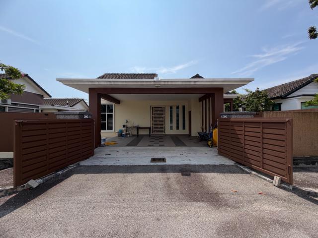 Bungalow for sale in Wellesley, Penang