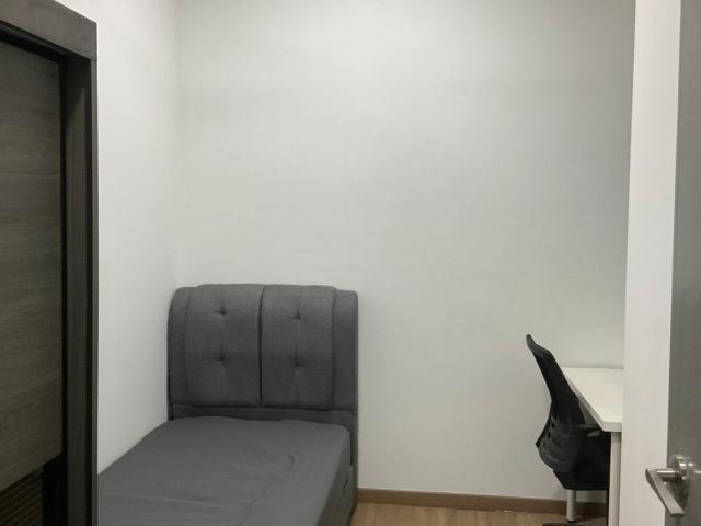 Room for rent in Petaling, Alam Impian