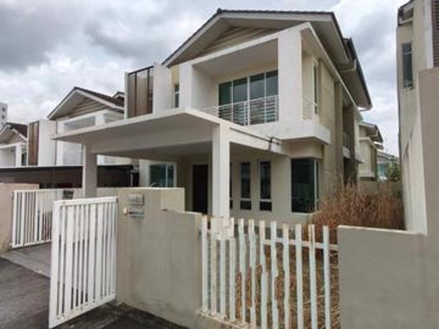 Bungalow for sale in Wellesley, Penang