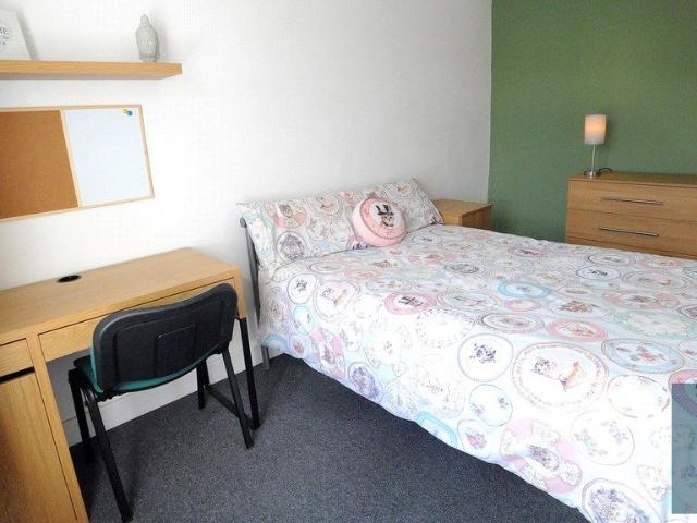 House for rent in Huddersfield, West Yorkshire