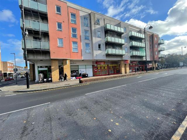 Apartment for rent in London Borough of Hillingdon, Greater London