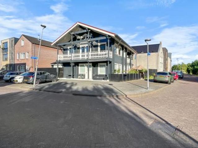 Appartement te huur in Almere-haven, Homeruskwartier