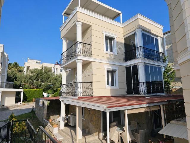 Kuşadasi, Aydin içerisinde satılık Villa