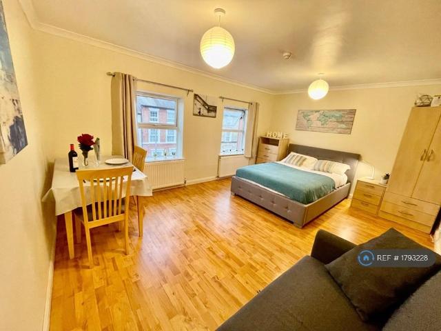 Apartment for rent in Reading