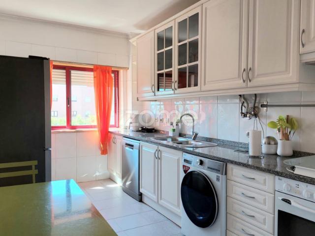Apartamento alugar em Casal do Chapim, Odivelas