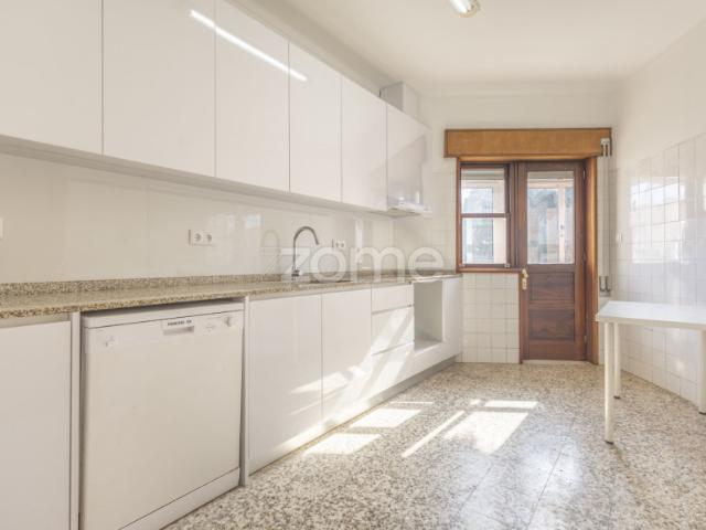 Apartamento alugar em Campo Lindo, Porto