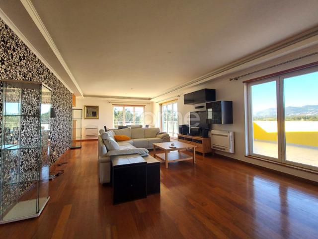 Apartamento alugar em Abuxarda, Cascais