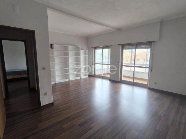 Apartamento alugar em Encosta do Sol, Amadora