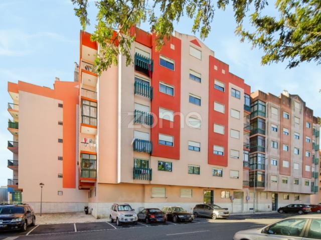 Apartamento alugar em Mem Martins, Algueirão-Mem Martins