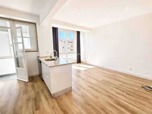 Apartamento alugar em Mina de Água, Amadora