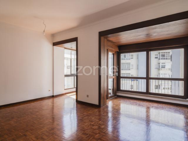 Apartamento alugar em Núcleo Urbano Histórico de Algés, Oeiras