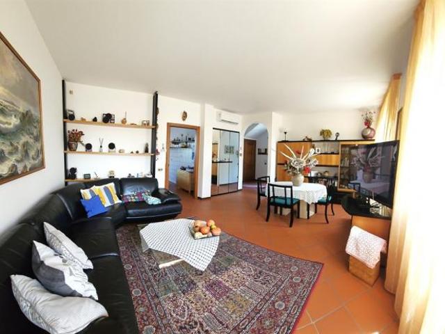 Villa Indipendente in vendita a Cremona, Lombardia