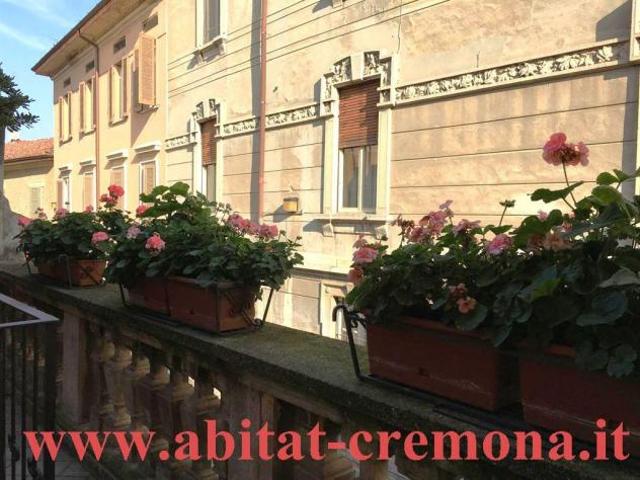 Villa Indipendente in vendita a Cremona, Lombardia