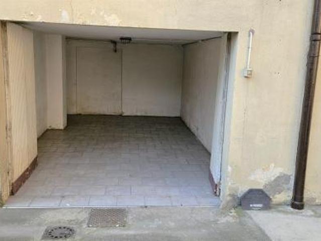 Box in vendita a Cremona