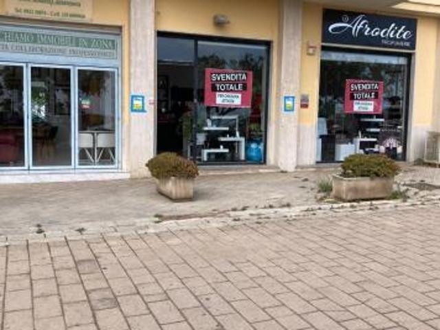 Locale Commerciale in affitto a Agrigento, Sicilia