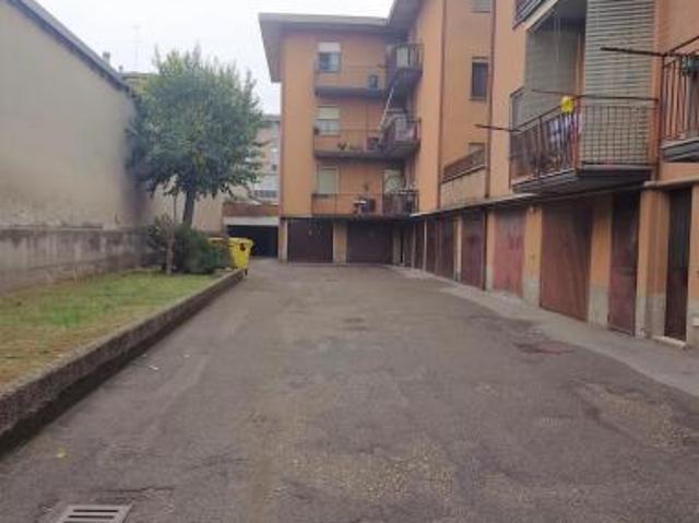 Box in vendita a Cremona